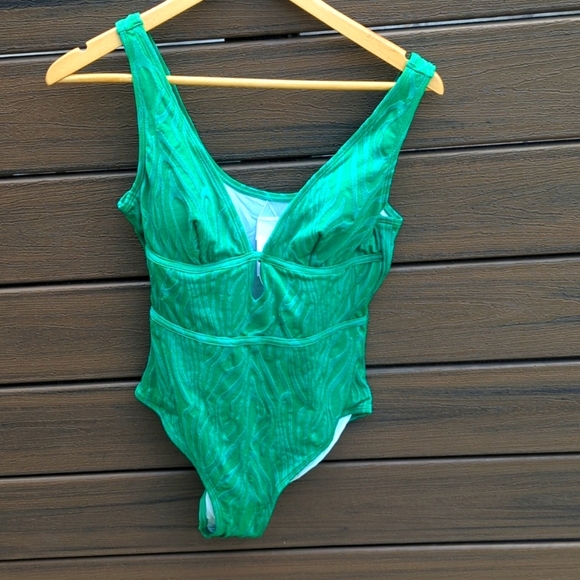 Cupshe Green Zebra Jacquard Cutout One Piece Swimsuit - Small NWT - Picture 5 of 8